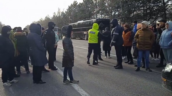 Poliția, scoasă chiar de dimineață, pentru a bloca manifestația Mișcării Pentru Popor
